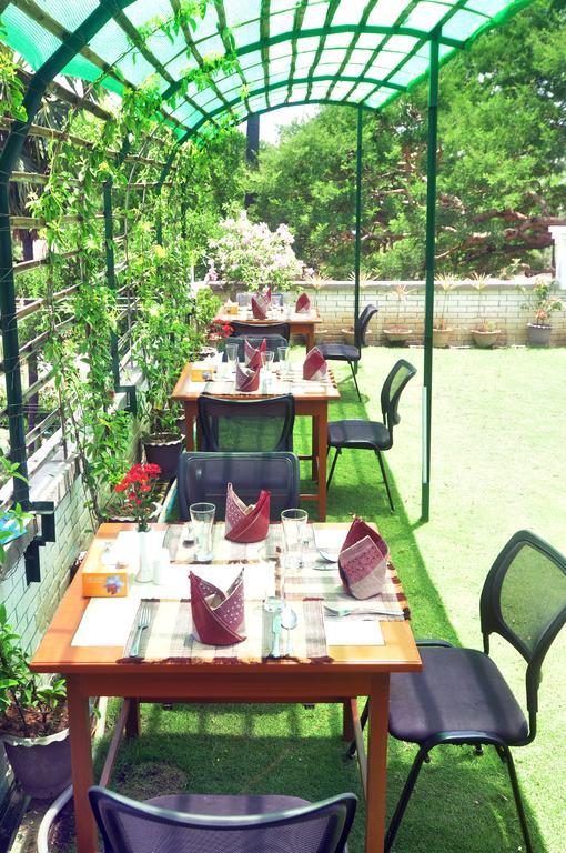 Golden Rose Guest House Old Bagan Exterior foto